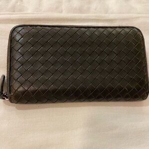 Bottega Veneta Black Woven Leather Wallet EUC